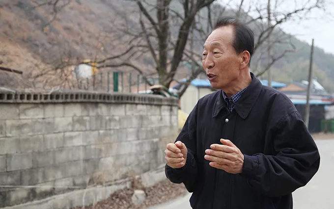 “태양광 설치해 주민 전기요금 반으로 줄였죠”