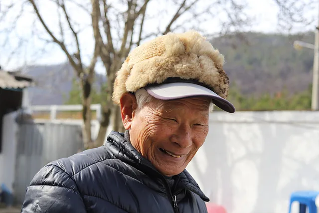 겨울철 드라이브 필수 모자. 모스크바여행가서 사온 털 모자..