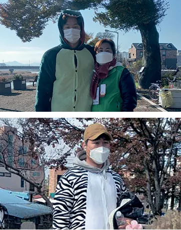 지연 씨와 함께 봉사활동 중인 셋째아들(위)과 봉사단 홍보 활동 중 인형탈을 쓴 둘째아들(아래)