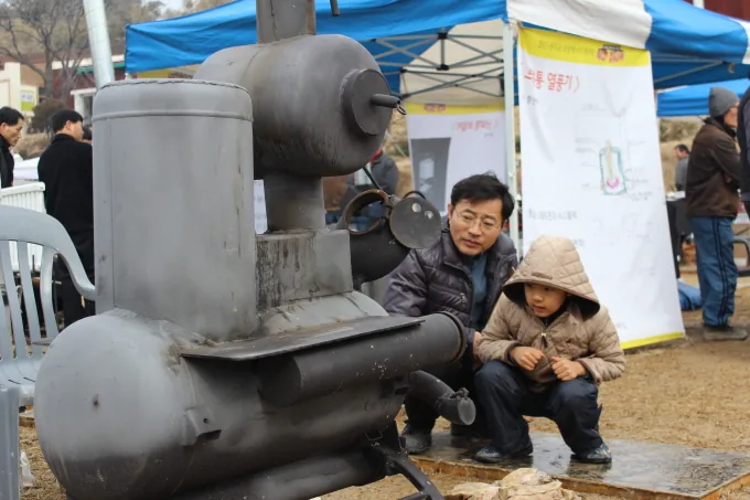 [포토뉴스] '나는 난로다' 공모전 5,000여명 발길