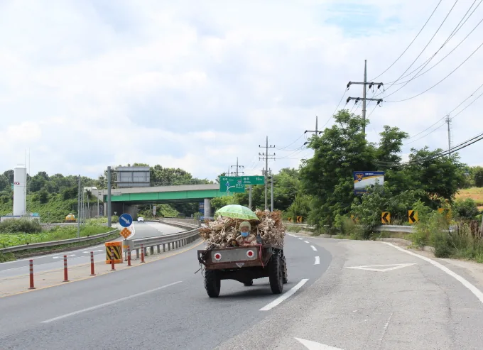 [풍경] 노 부부의 뙤약볕 '장날'