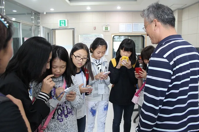 [포토뉴스] 완두콩 청소년 언론학교, CBS 전북방송 견학