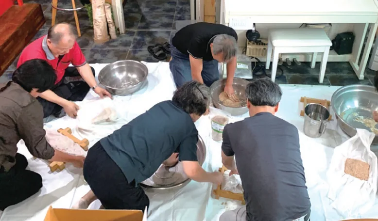 누룩 빚는 수을고래 회원들