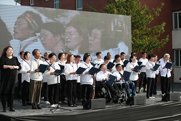 16페이지 합창단사진 (1)