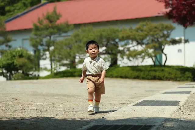 동생이 태어나서 기쁜 네 살 성광이