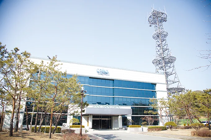 두메산골 TV나오게 주파수 찾아주고 전파도둑 잡는 일도 척척