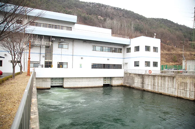 대형 발전기 2대 가동할 땐 하루 8000만원 버는 효자시설