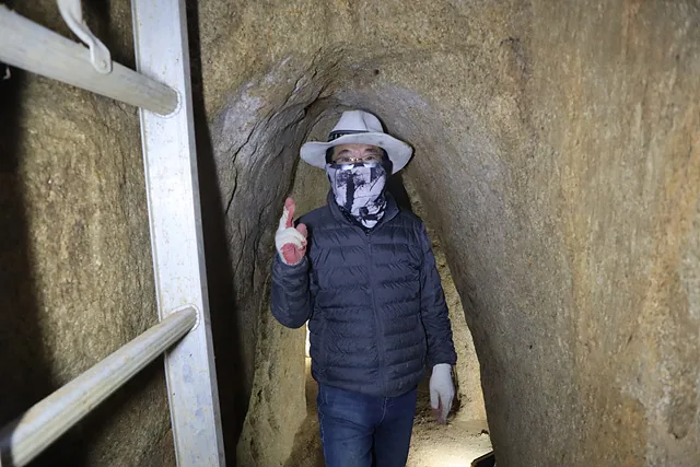 생강굴 내부 이용국위원장