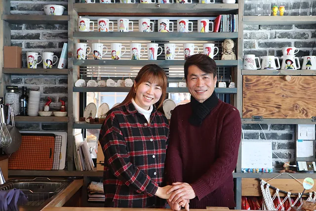 카페 '모모라224'를 운영하는 안봉선 이수미 부부2