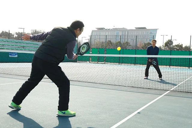 시범 경기를 선보이는 이성식 대표와 황봉근 코치