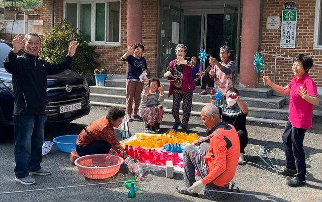 241016 마을자치 리빙랩 1 (왼쪽에서 세 번째 인물)