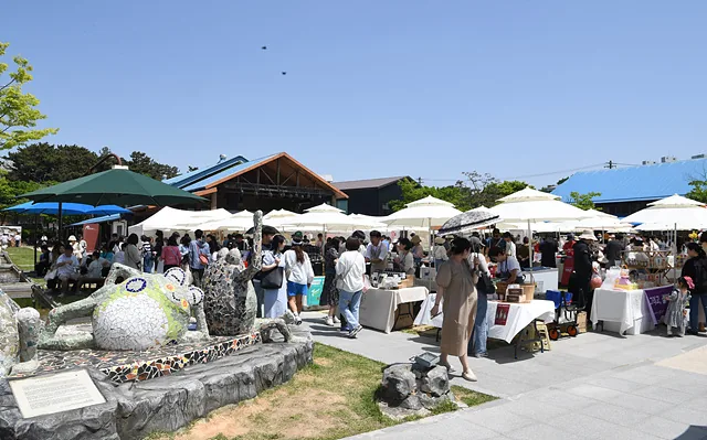 보부상 with 완주농부마켓 지난해 행사 모습 완주군갤러리