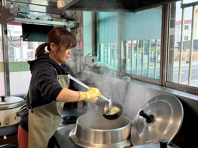 [새해를 맞는 방식] 삼례 콩나물국밥집 '미가옥' 안은희 사장