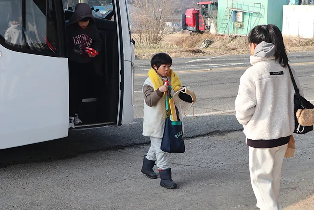 동생 하원길 마중하는 모습 (1)